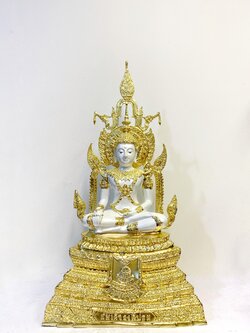 สมเด็จองค์ปฐม หน้าตัก 9 นิ้ว