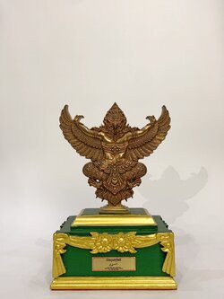 พญาครุฑองค์บูชา รุ่น เปิดขุมทรัพย์