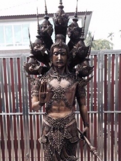 องค์ปู่พญานาคราช ปรกนาค 7 เศียร (สูง 2.85 เมตร)