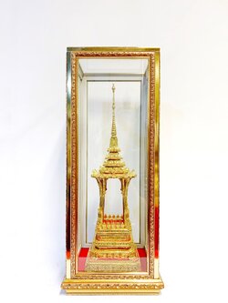 บุษบก สูง 23 นิ้ว พร้อมตู้กระจก