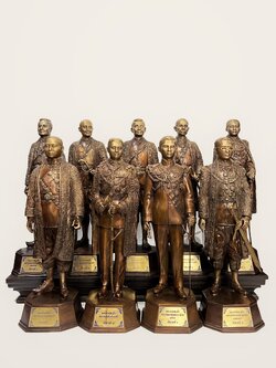 ประติมากรรมชุด 9 รัชกาล หน้าตัก 9 นิ้ว