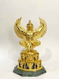 พญาครุฑ รุ่น เจริญพร (องค์บูชาพิมพ์ใหญ่)