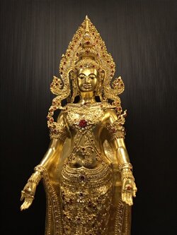 พระพุทธมหาจักรพรรดิ ปางเปิดโลก สูง 32 นิ้ว