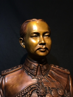 รัชกาลที่ 5 ครึ่งพระองค์ (ขนาดเท่าจริง)