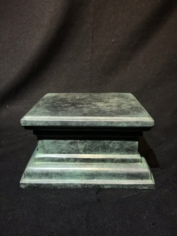 ฐานสัมฤทธิ์ ทรงสี่เหลี่ยม