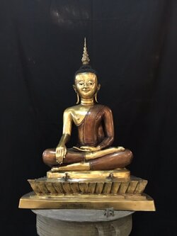 หลวงพ่อพระใส 52 รุ่น บารมีพ่อ หน้าตัก 19 นิ้ว