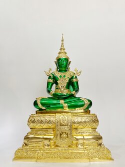 พระแก้วมรกต ทรงเครื่องฤดูร้อน หน้าตัก 9 นิ้ว