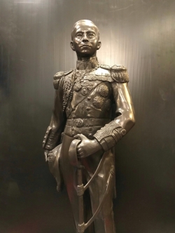 เสด็จเตี่ยกรมหลวงชุมพร หน้าตัก 16 นิ้ว