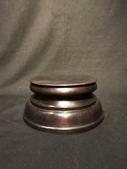 ฐานสัมฤทธิ์ ทรงกลม