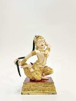 พระแม่ธรณีบีบมวยผม สูง 9 นิ้ว หมายเลข 8