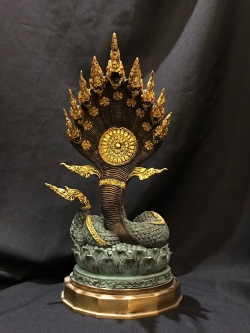 พญานาค 9 เศียร