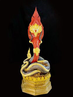 พญานาค สูง 159 cm.