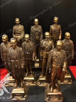 ประติมากรรมชุด 9 รัชกาล หน้าตัก 9 นิ้ว (กองทัพภาค2)