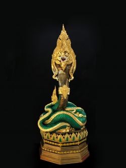 พญานาค สูง 159 cm.