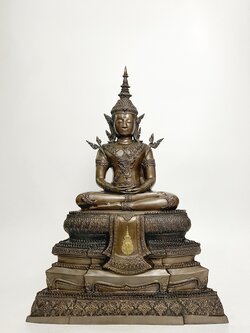 พระแก้วมรกต ภปร. หน้าตัก 9 นิ้ว