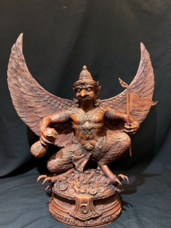 พญาครุฑ รุ่น ขุมทรัพย์มหาเทพ รวย ๑๐๐ๆ ๑๐๐ ล้าน