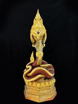 พญานาค สูง 159 cm.