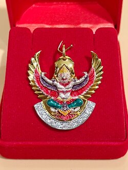 พญาครุฑ รุ่น เปิดขุมทรัพย์ (เงิน ลงยา พิมพ์ใหญ่)