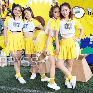 รีวิวชุดเชียร์ทีมสีเหลืองสดใส